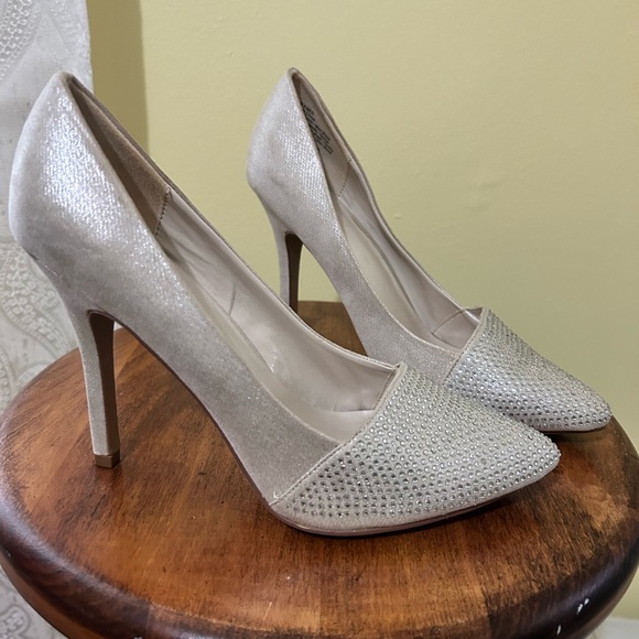 Brand new Women’s rhinestone pumps - Picture 1 of 7